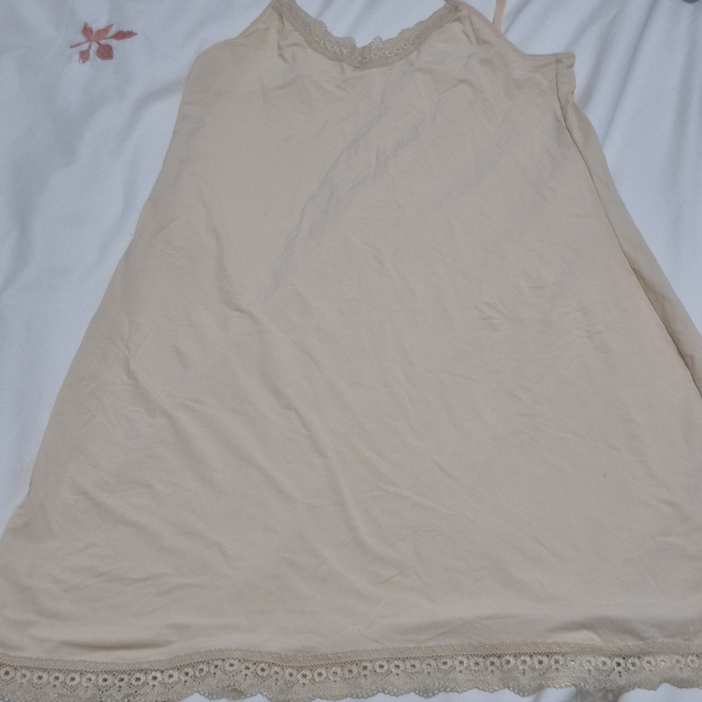 Elegant Cream Slip M